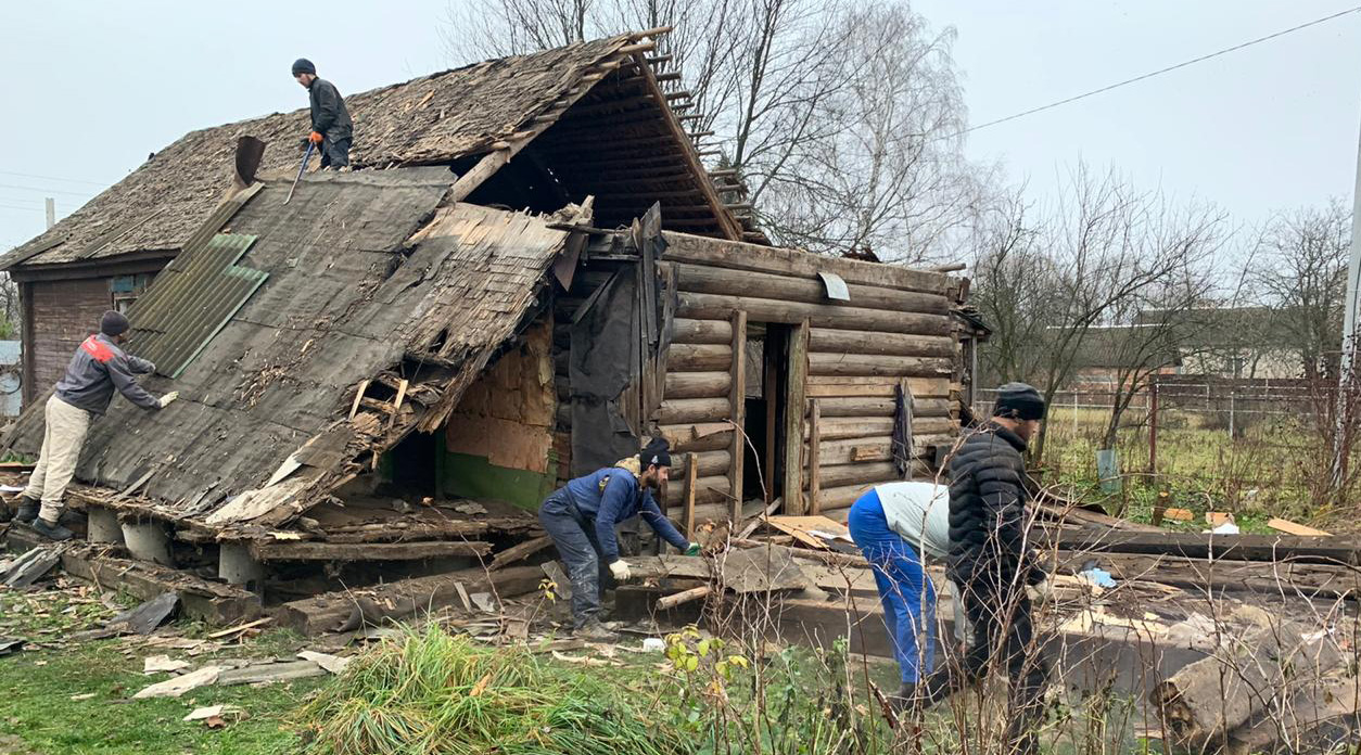 Снос и демонтаж старого дома и дачи в Свердловском с вывоз мусора и уборкой